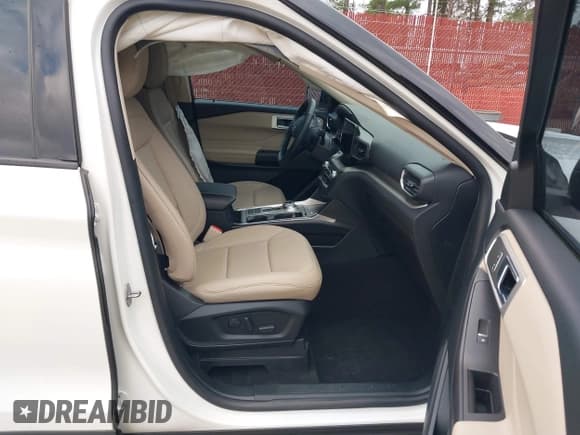 ✅ 2020 Ford Explorer XLT • VIN: 1FMSK7DH5LGB11209 • Lot: 41784324. Wystawiony na IAAI z przebiegiem 26 240 mil. Bezpłatny archiwum sprzedaży aukcyjnych z USA i szczegółowy raport historii pojazdu na DreamBid. Zdjęcie 5.