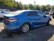 2019 Toyota Camry LE z VIN 4T1B11HK7KU264700, wystawiony jako Copart lot #85474625 z przebiegiem 128 420 mil mil oraz Szkoda całkowita • Salvage title. Historia ofert i sprzedaży dostępna na DreamBid. Obrazek 3.