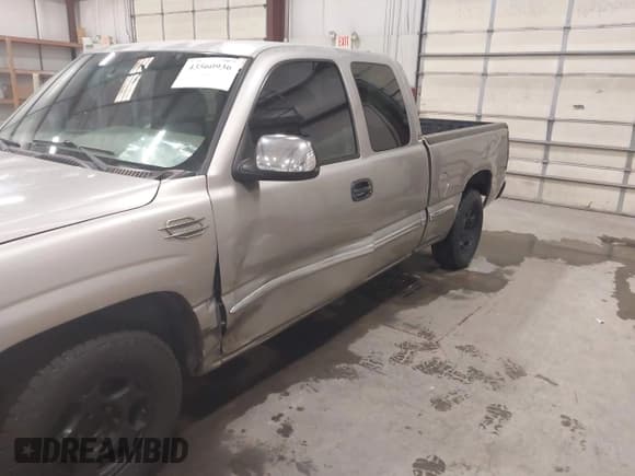 ✅ 2000 GMC Sierra 1500 SLE • VIN: 2GTEC19T3Y1302186 • Lot: 43560936. Wystawiony na IAAI z przebiegiem Nie podano. Bezpłatny archiwum sprzedaży aukcyjnych z USA i szczegółowy raport historii pojazdu na DreamBid. Zdjęcie 6.