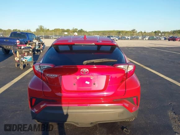 ✅ 2021 Toyota C-HR LE • VIN: NMTKHMBX8MR133996 • Лот: 42985479. Опубликован ранее на IAAI с пробегом 40 931 миль. Бесплатный доступ к архиву аукционных продаж из США и подробный отчёт об истории автомобиля на DreamBid. Изображение 16.