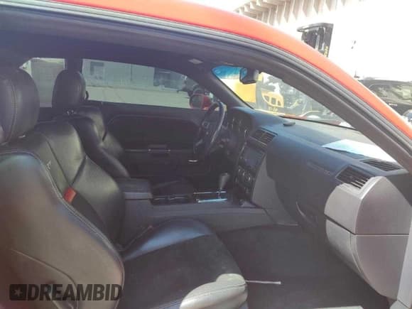 ✅ 2010 Dodge Challenger SRT-8 • VIN: 2B3CJ7DWXAH111414 • Лот: 93112285. Опубликован ранее на Copart с пробегом 80 315 миль. Бесплатный доступ к архиву аукционных продаж из США и подробный отчёт об истории автомобиля на DreamBid. Изображение 5.