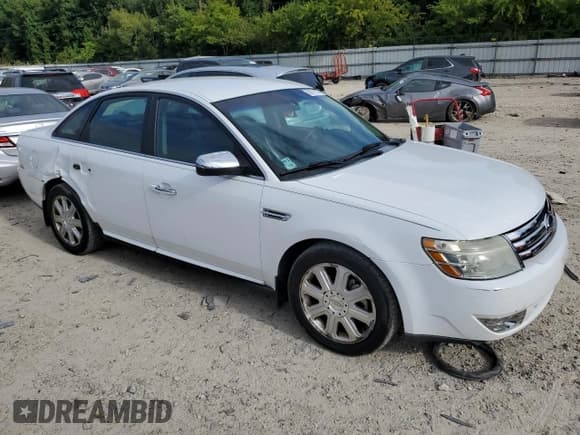✅ 2008 Ford Taurus Limited • VIN: 1FAHP25W18G183439 • Лот: 69811174. Опубликован ранее на Copart с пробегом 201 462 миль. Бесплатный доступ к архиву аукционных продаж из США и подробный отчёт об истории автомобиля на DreamBid. Изображение 4.