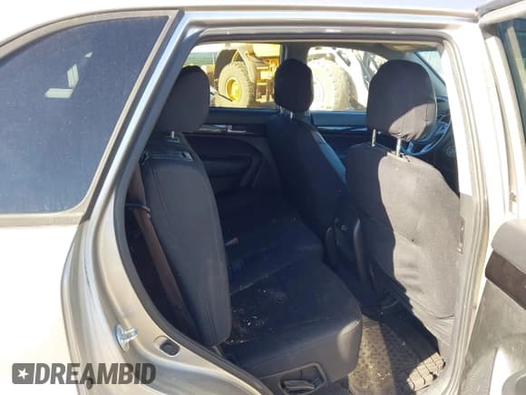 ✅ 2015 Kia Sorento LX • VIN: 5XYKTDA72FG649501 • Lot: 43397141. Listed on IAAI with 150,905 mi. Free auction sales archive from the USA and detailed vehicle history report at DreamBid. Image 8.