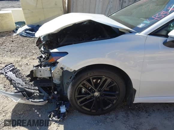 2025 Toyota Camry LE with VIN 4T1DAACK2SU046289, listed as a IAAI auction lot 43340143 with 5,363 mi miles and . Bid and sale history available at DreamBid. Image 6.