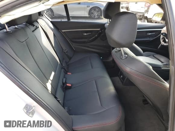 ✅ 2017 BMW 3 Series 330i • VIN: WBA8B9G3XHNU55659 • Lot: 93446955. Wystawiony na Copart z przebiegiem 82 383 mil. Bezpłatny archiwum sprzedaży aukcyjnych z USA i szczegółowy raport historii pojazdu na DreamBid. Zdjęcie 10.