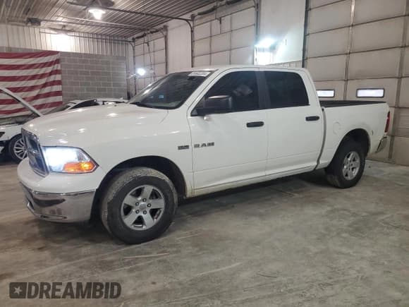 ✅ 2009 Dodge 1500 Laramie • VIN: 1D3HV13T99S704481 • Lot: 85502204. Wystawiony na Copart z przebiegiem 199 405 mil. Bezpłatny archiwum sprzedaży aukcyjnych z USA i szczegółowy raport historii pojazdu na DreamBid. Zdjęcie 1.