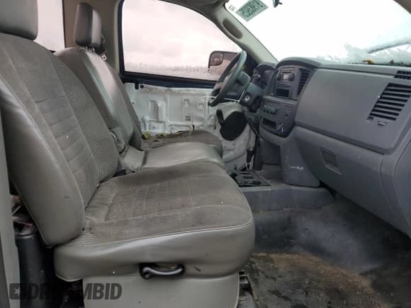 ✅ 2006 Dodge 2500 ST • VIN: 3D7KS26D86G188530 • Lot: 91983925. Wystawiony na Copart z przebiegiem 225 009 mil. Bezpłatny archiwum sprzedaży aukcyjnych z USA i szczegółowy raport historii pojazdu na DreamBid. Zdjęcie 7.