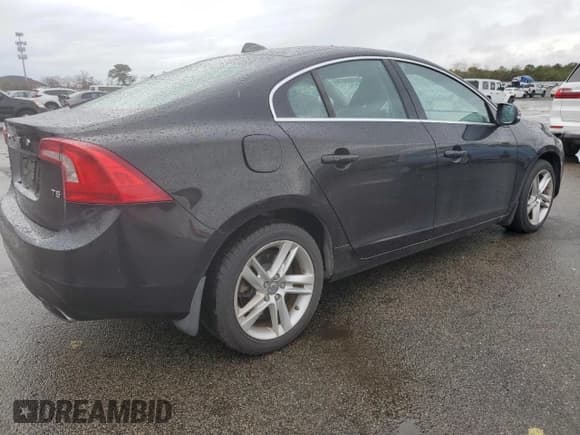 ✅ 2014 Volvo S60 T5 • VIN: YV1612FS4E1295126 • Lot: 91728675. Listed on Copart with 77,870 mi. Free auction sales archive from the USA and detailed vehicle history report at DreamBid. Image 3.