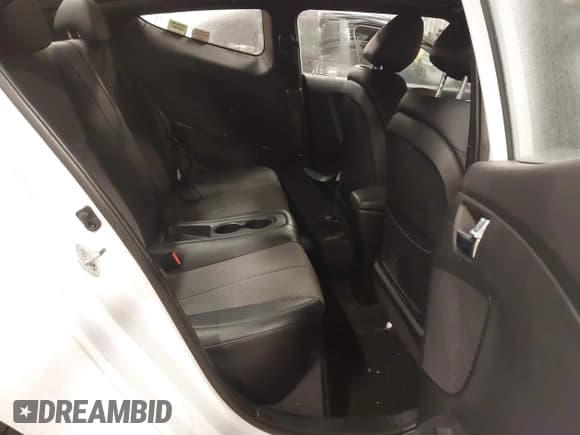 ✅ 2016 Hyundai Veloster • VIN: KMHTC6AD8GU267667 • Lot: 41299197. Wystawiony na IAAI z przebiegiem 111 954 mil. Bezpłatny archiwum sprzedaży aukcyjnych z USA i szczegółowy raport historii pojazdu na DreamBid. Zdjęcie 8.