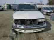 2001 Chevrolet Blazer LT z VIN 1GNDT13W112216905, wystawiony jako Copart lot #84221754 z przebiegiem 164 999 mil mil oraz Szkoda całkowita • Salvage title. Historia ofert i sprzedaży dostępna na DreamBid. Obrazek 5.