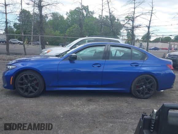 ✅ 2025 BMW 3 Series M340i xDrive • VIN: 3MW69FT01S8F09888 • Лот: 42257388. Опубликован ранее на IAAI с пробегом 4 107 миль. Бесплатный доступ к архиву аукционных продаж из США и подробный отчёт об истории автомобиля на DreamBid. Изображение 14.