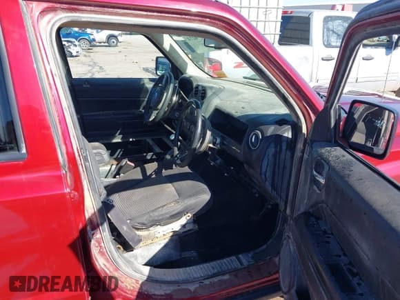 ✅ 2017 Jeep Patriot High Altitude • VIN: 1C4NJPFA7HD171330 • Lot: 43570274. Listed on IAAI with 152,800 mi. Free auction sales archive from the USA and detailed vehicle history report at DreamBid. Image 5.