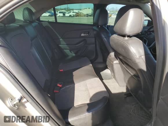 2015 Chevrolet Malibu LT z VIN 1G11D5SL8FF256916, wystawiony jako Copart lot #82206705 z przebiegiem 170 543 mil mil oraz Szkoda całkowita • Salvage title. Historia ofert i sprzedaży dostępna na DreamBid. Obrazek 10.