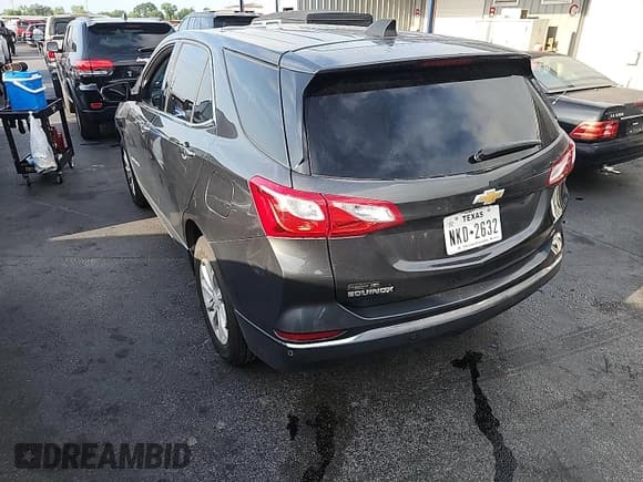 ✅ 2020 Chevrolet Equinox LT • VIN: 2GNAXJEVXL6232943 • Лот: 42205755. Опубликован ранее на IAAI с пробегом 77 286 миль. Бесплатный доступ к архиву аукционных продаж из США и подробный отчёт об истории автомобиля на DreamBid. Изображение 1.