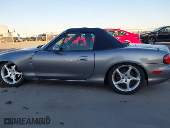 ✅ 2003 Mazda MX-5 Miata Cloth • VIN: JM1NB353430305056 • Lot: 43554607. Wystawiony na IAAI z przebiegiem 101 336 mil. Bezpłatny archiwum sprzedaży aukcyjnych z USA i szczegółowy raport historii pojazdu na DreamBid. Zdjęcie 15.