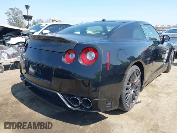 ✅ 2016 Nissan GT-R Premium • VIN: JN1AR5EF8GM290918 • Лот: 42476340. Опубликован ранее на IAAI с пробегом 23 667 миль. Бесплатный доступ к архиву аукционных продаж из США и подробный отчёт об истории автомобиля на DreamBid. Изображение 4.