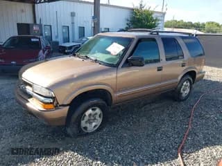 ✅ 2002 Chevrolet Blazer LS • VIN: 1GNDT13W42K196425 • Lot: 42663026. Wystawiony na IAAI z przebiegiem 130 113 mil. Bezpłatny archiwum sprzedaży aukcyjnych z USA i szczegółowy raport historii pojazdu na DreamBid. Zdjęcie 2.