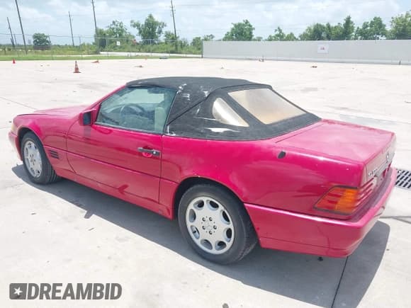 ✅ 1995 Mercedes-Benz SL 5.0L • VIN: WDBFA67E3SF117193 • Лот: 42543379. Опубликован ранее на IAAI с пробегом 78 048 миль. Бесплатный доступ к архиву аукционных продаж из США и подробный отчёт об истории автомобиля на DreamBid. Изображение 3.
