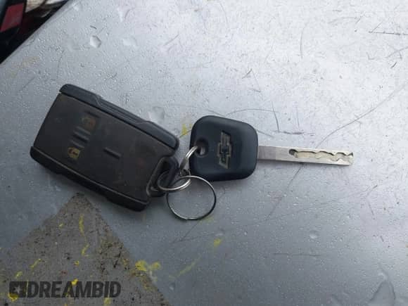 2016 Chevrolet Silverado 2500HD LT z VIN 1GC1KVEG9GF129704, wystawiony jako IAAI lot #43504239 z przebiegiem 230 456 mil mil oraz . Historia ofert i sprzedaży dostępna na DreamBid. Obrazek 11.