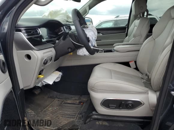 ✅ 2023 Jeep Wagoneer Series III • VIN: 1C4SJSDP4PS502551 • Lot: 64346044. Wystawiony na Copart z przebiegiem 16 765 mil. Bezpłatny archiwum sprzedaży aukcyjnych z USA i szczegółowy raport historii pojazdu na DreamBid. Zdjęcie 7.