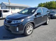 ✅ 2014 Kia Sorento EX • VIN: 5XYKUDA72EG464148 • Lot: 70454825. Wystawiony na Copart z przebiegiem 121 086 mil. Bezpłatny archiwum sprzedaży aukcyjnych z USA i szczegółowy raport historii pojazdu na DreamBid. Zdjęcie 1.