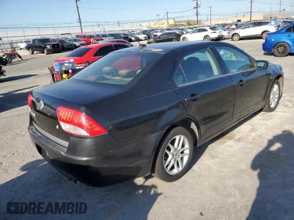 ✅ 2010 Mercury Milan • VIN: 3MEHM0HAXAR662575 • Lot: 82715995. Listed on Copart with 188,722 mi. Free auction sales archive from the USA and detailed vehicle history report at DreamBid. Image 3.
