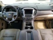 ✅ 2017 Chevrolet Suburban LT • VIN: 1GNSKHKC0HR179356 • Lot: 63812704. Wystawiony na Copart z przebiegiem Nie podano. Bezpłatny archiwum sprzedaży aukcyjnych z USA i szczegółowy raport historii pojazdu na DreamBid. Zdjęcie 8.