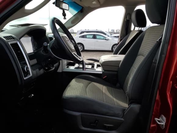 ✅ 2010 Dodge 1500 SLT • VIN: 1D7RB1CT1AS196555 • Lot: 47580305. Wystawiony na Copart z przebiegiem 201 771 mil. Bezpłatny archiwum sprzedaży aukcyjnych z USA i szczegółowy raport historii pojazdu na DreamBid. Zdjęcie 7.