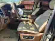 2021 Ram 1500 Laramie z VIN 1C6SRFJTXMN550090, wystawiony jako Copart lot #81010125 z przebiegiem 94 257 mil mil oraz Szkoda całkowita • Salvage title. Historia ofert i sprzedaży dostępna na DreamBid. Obrazek 7.