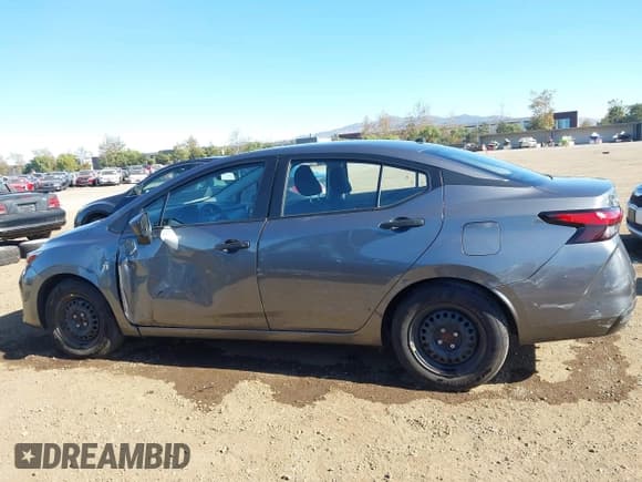 ✅ 2024 Nissan Versa S • VIN: 3N1CN8DV0RL909622 • Лот: 43860409. Опубликован ранее на IAAI с пробегом 23 730 миль. Бесплатный доступ к архиву аукционных продаж из США и подробный отчёт об истории автомобиля на DreamBid. Изображение 14.