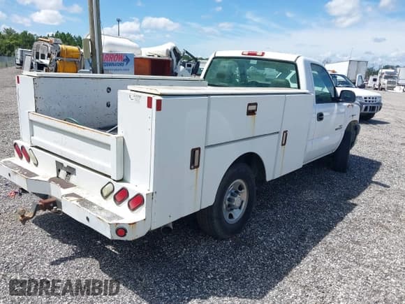 ✅ 2005 Chevrolet Silverado 2500HD • VIN: 1GBHC24285E148347 • Lot: 42799812. Wystawiony na IAAI z przebiegiem Nie podano. Bezpłatny archiwum sprzedaży aukcyjnych z USA i szczegółowy raport historii pojazdu na DreamBid. Zdjęcie 4.
