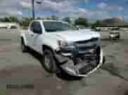 2019 Chevrolet Colorado 2WD Work Truck с VIN 1GCHSBEN2K1269370, выставлен на аукционе Copart как лот 56996145 с пробегом 59 198 миль миль и Списание • Salvage title. История ставок и продаж доступна на DreamBid. Изображение 13.
