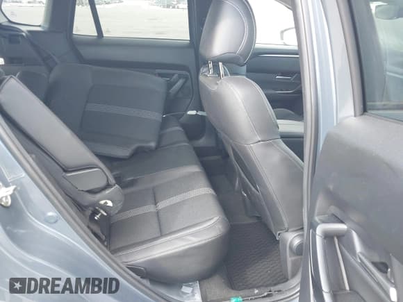 ✅ 2025 Mazda CX-50 S Preferred • VIN: 7MMVABBM1SN392085 • Lot: 43723950. Listed on IAAI with 1,452 mi. Free auction sales archive from the USA and detailed vehicle history report at DreamBid. Image 8.