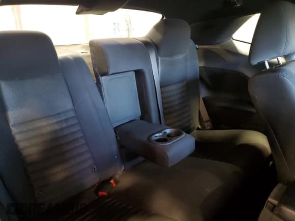 ✅ 2013 Dodge Challenger Rallye Redline • VIN: 2C3CDYAG8DH500800 • Lot: 46218635. Wystawiony na Copart z przebiegiem 150 747 mil. Bezpłatny archiwum sprzedaży aukcyjnych z USA i szczegółowy raport historii pojazdu na DreamBid. Zdjęcie 10.