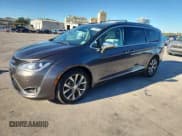 ✅ 2017 Chrysler Pacifica Limited • VIN: 2C4RC1GGXHR668736 • Lot: 91104045. Wystawiony na Copart z przebiegiem 114 865 mil. Bezpłatny archiwum sprzedaży aukcyjnych z USA i szczegółowy raport historii pojazdu na DreamBid. Zdjęcie 1.