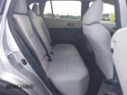 ✅ 2025 Toyota Corolla Cross L • VIN: 7MUAAAAG9SV145854 • Lot: 43713390. Wystawiony na IAAI z przebiegiem 3 767 mil. Bezpłatny archiwum sprzedaży aukcyjnych z USA i szczegółowy raport historii pojazdu na DreamBid. Zdjęcie 8.