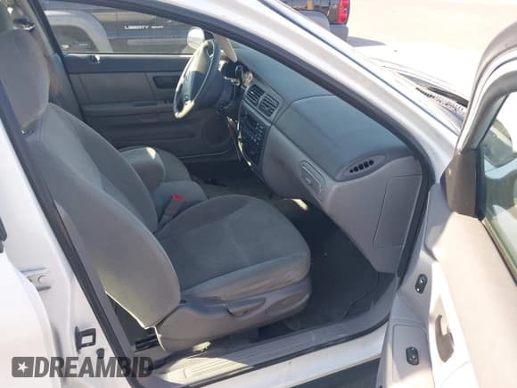 ✅ 2003 Ford Taurus SES Standard • VIN: 1FAFP55U93G242270 • Лот: 42583659. Опубликован ранее на IAAI с пробегом 225 924 миль. Бесплатный доступ к архиву аукционных продаж из США и подробный отчёт об истории автомобиля на DreamBid. Изображение 5.