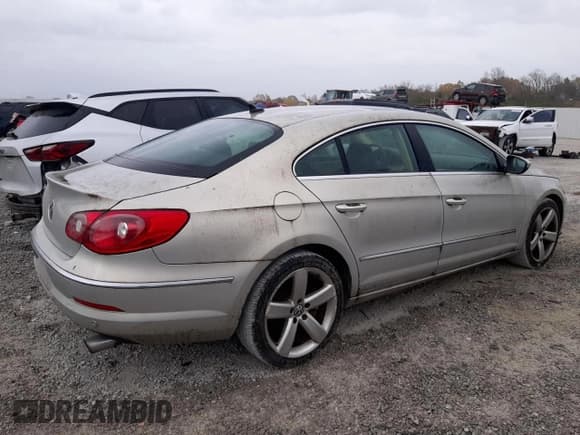✅ 2009 Volkswagen CC 4Motion • VIN: WVWGU73CX9E552848 • Lot: 78878774. Wystawiony na Copart z przebiegiem 159 855 mil. Bezpłatny archiwum sprzedaży aukcyjnych z USA i szczegółowy raport historii pojazdu na DreamBid. Zdjęcie 3.