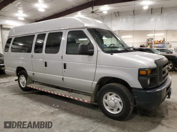 ✅ 2008 Ford Econoline Cargo Commercial • VIN: 1FTNS24W38DA70591 • Lot: 81156814. Listed on Copart with 106,713 mi. Free auction sales archive from the USA and detailed vehicle history report at DreamBid. Image 4.