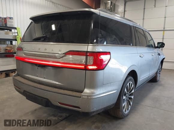 ✅ 2020 Lincoln Navigator Reserve • VIN: 5LMJJ3LT3LEL16369 • Lot: 41483562. Listed on IAAI with 53,015 mi. Free auction sales archive from the USA and detailed vehicle history report at DreamBid. Image 4.