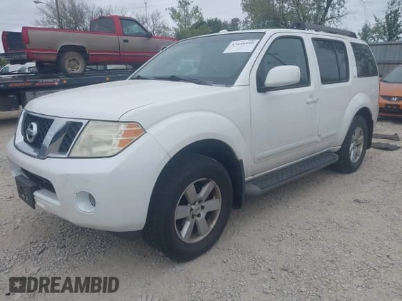 ✅ 2008 Nissan Pathfinder SE • VIN: 5N1AR18B28C627018 • Lot: 43448910. Listed on IAAI with 174,382 mi. Free auction sales archive from the USA and detailed vehicle history report at DreamBid. Image 2.