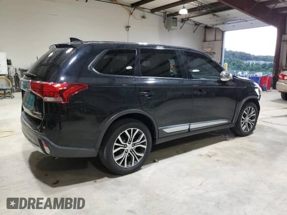 2018 Mitsubishi Outlander SE with VIN JA4AD3A3XJJ001391, listed as a Copart auction lot 65045575 with 117,062 mi miles and Salvage title. Bid and sale history available at DreamBid. Image 3.