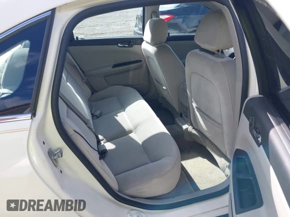 ✅ 2006 Chevrolet Impala LS • VIN: 2G1WB58KX69213889 • Lot: 43585834. Wystawiony na IAAI z przebiegiem 182 083 mil. Bezpłatny archiwum sprzedaży aukcyjnych z USA i szczegółowy raport historii pojazdu na DreamBid. Zdjęcie 8.