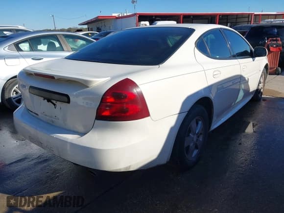 ✅ 2007 Pontiac Grand Prix • VIN: 2G2WP552771102329 • Lot: 43770706. Wystawiony na IAAI z przebiegiem 204 363 mil. Bezpłatny archiwum sprzedaży aukcyjnych z USA i szczegółowy raport historii pojazdu na DreamBid. Zdjęcie 4.
