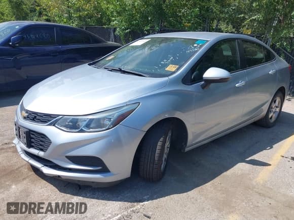 ✅ 2018 Chevrolet Cruze LS • VIN: 1G1BC5SMXJ7149580 • Лот: 43013144. Опубликован ранее на IAAI с пробегом 267 461 миль. Бесплатный доступ к архиву аукционных продаж из США и подробный отчёт об истории автомобиля на DreamBid. Изображение 2.