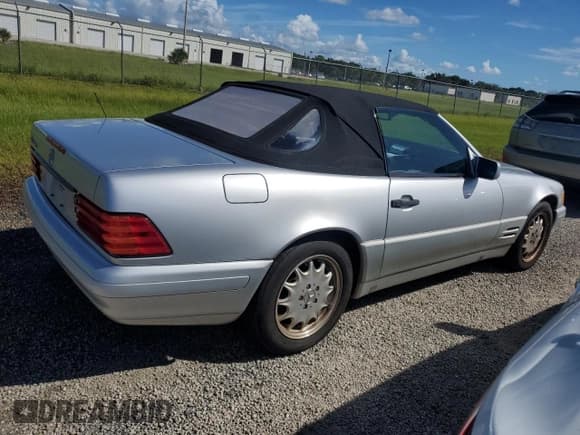 ✅ 1997 Mercedes-Benz SL 500 • VIN: WDBFA67F4VF155013 • Lot: 74395264. Wystawiony na Copart z przebiegiem Nie podano. Bezpłatny archiwum sprzedaży aukcyjnych z USA i szczegółowy raport historii pojazdu na DreamBid. Zdjęcie 3.