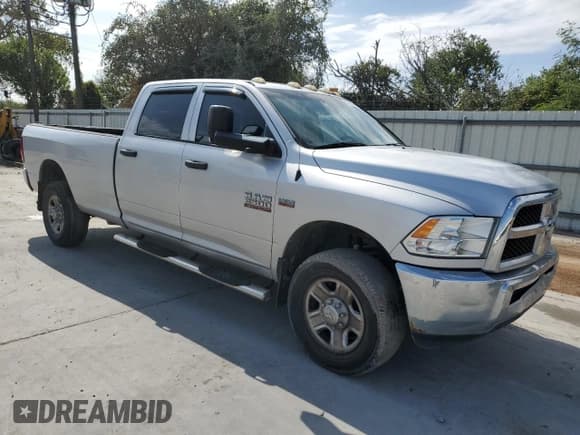 ✅ 2015 Ram 2500 Tradesman • VIN: 3C6UR5HJ2FG610916 • Lot: 79459784. Listed on Copart with 203,621 mi. Free auction sales archive from the USA and detailed vehicle history report at DreamBid. Image 4.