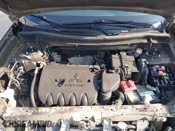 ✅ 2018 Mitsubishi Outlander ES • VIN: JA4AZ3A36JZ050073 • Lot: 43143870. Listed on IAAI with 173,137 mi. Free auction sales archive from the USA and detailed vehicle history report at DreamBid. Image 10.