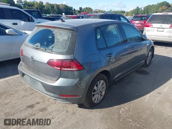 ✅ 2019 Volkswagen Golf S • VIN: 3VWG57AU7KM020916 • Lot: 43420464. Wystawiony na IAAI z przebiegiem 94 452 mil. Bezpłatny archiwum sprzedaży aukcyjnych z USA i szczegółowy raport historii pojazdu na DreamBid. Zdjęcie 4.