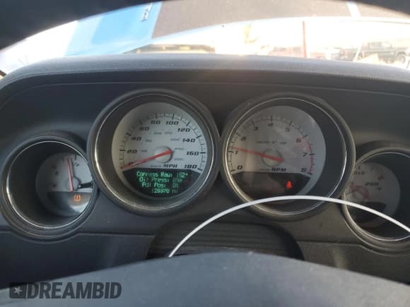 ✅ 2010 Dodge Challenger SRT-8 • VIN: 2B3CJ7DW7AH130521 • Lot: 88990235. Wystawiony na Copart z przebiegiem 128 370 mil. Bezpłatny archiwum sprzedaży aukcyjnych z USA i szczegółowy raport historii pojazdu na DreamBid. Zdjęcie 9.